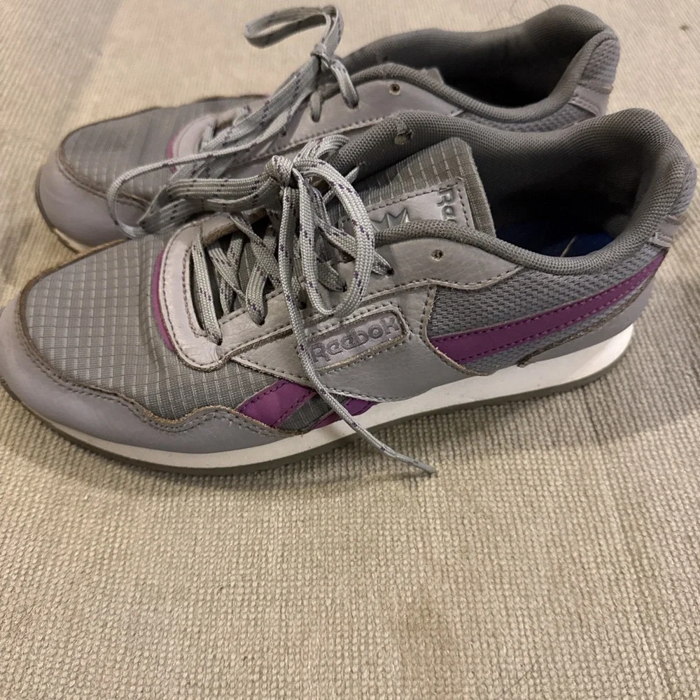 Reebok Classic‎ Nylon Woman's Gray Purple Retro Running Sneakers Size 7